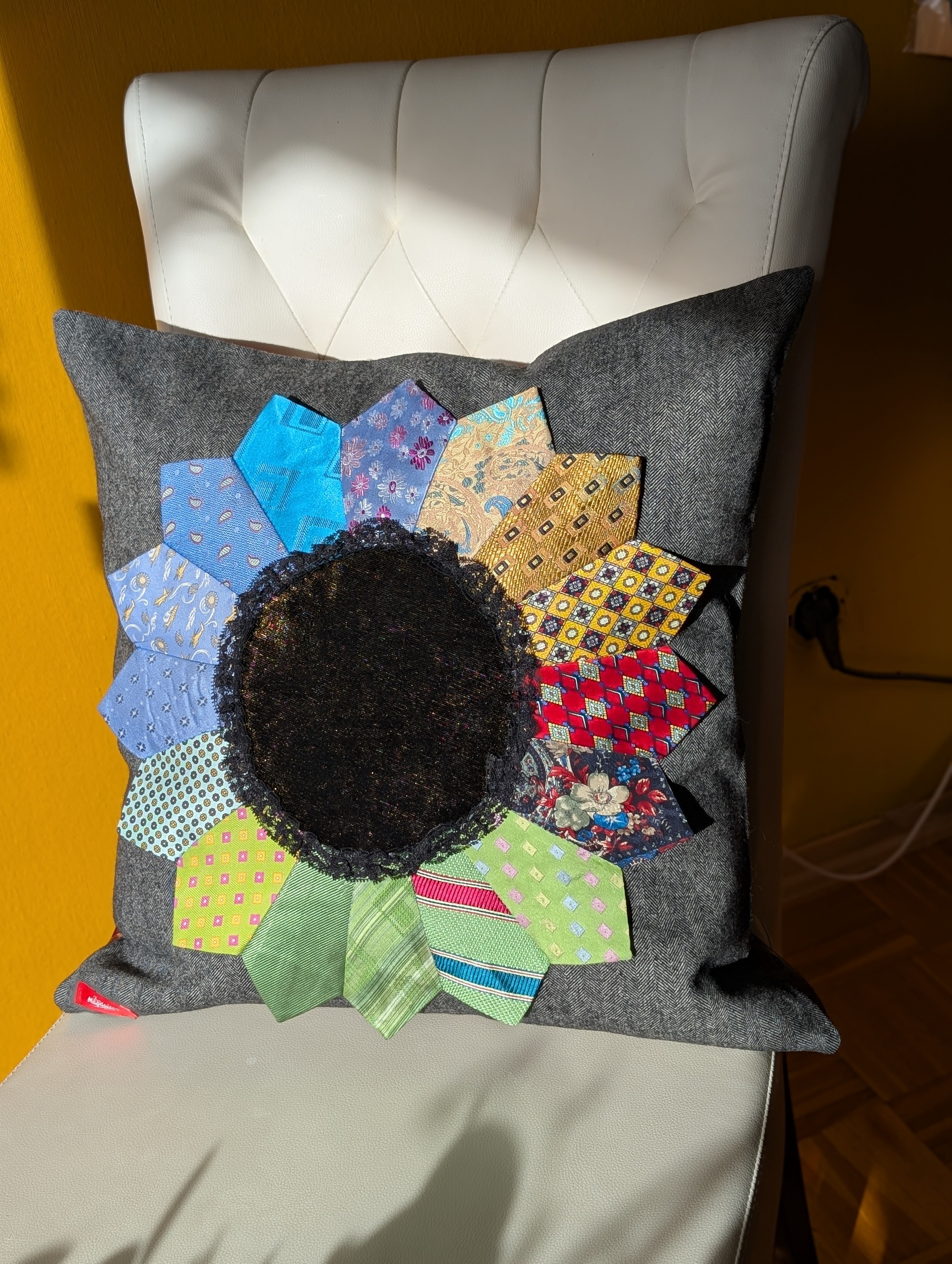 Kissen "Krawatten-Krawatten-Krawatten" N°2 - Miniaturbild 2