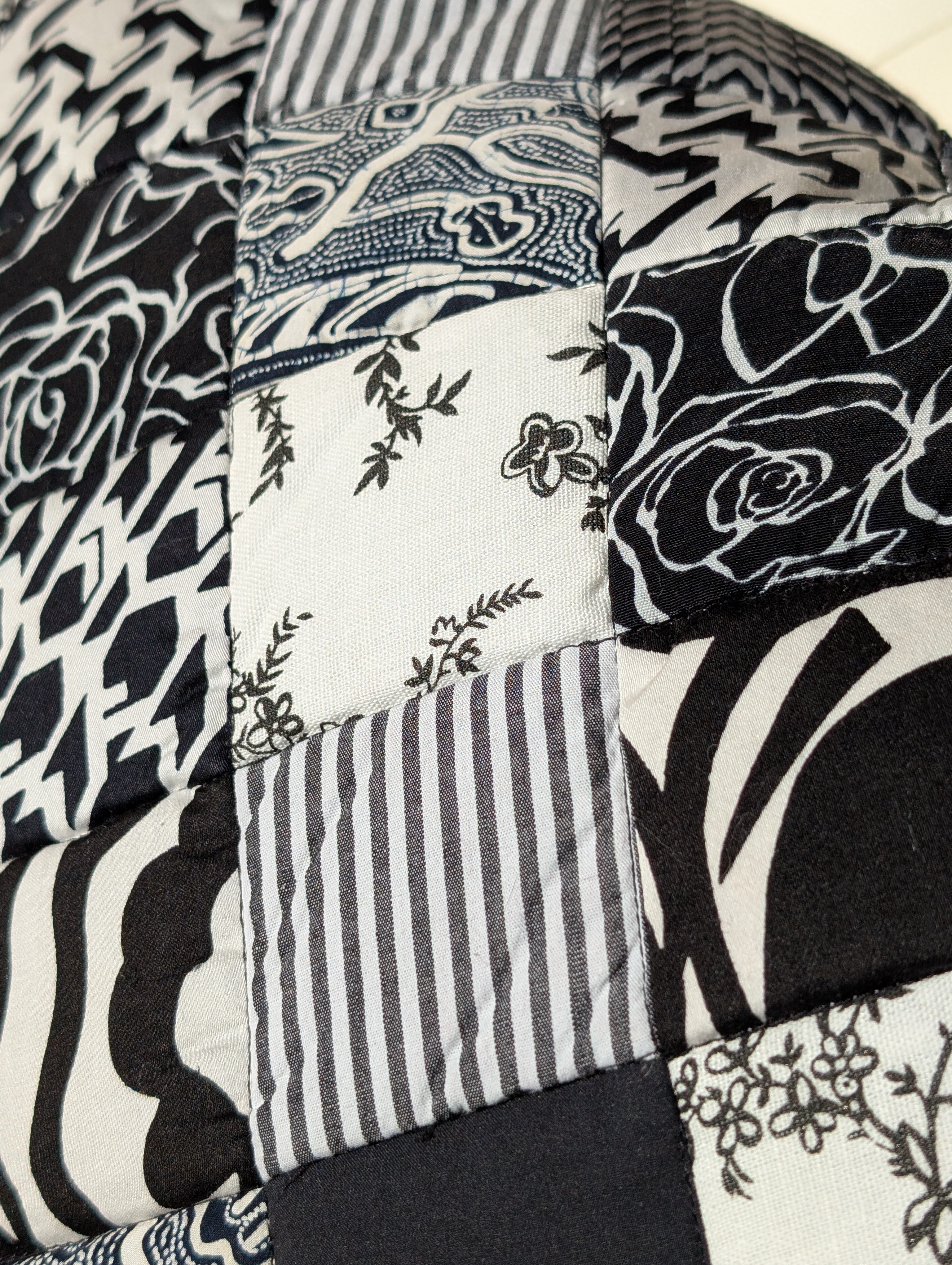 Kissen "Warum nicht Schwarz & Weiß" N°2 - Miniaturbild 2