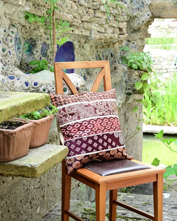 Kissen "Krawatte & Spitze"